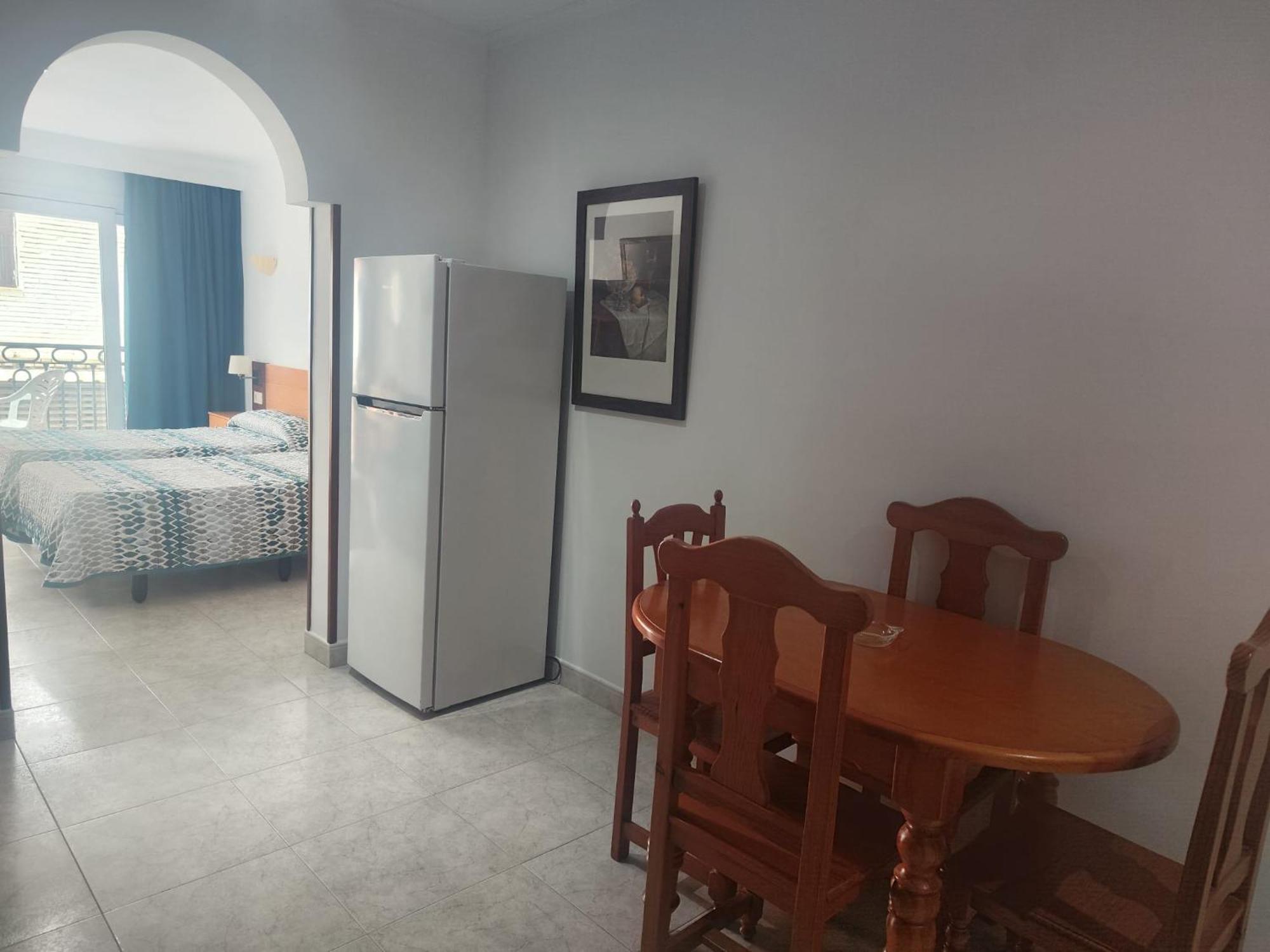 Apartamentos Leonor Carihuela Τορρεμολίνος Εξωτερικό φωτογραφία