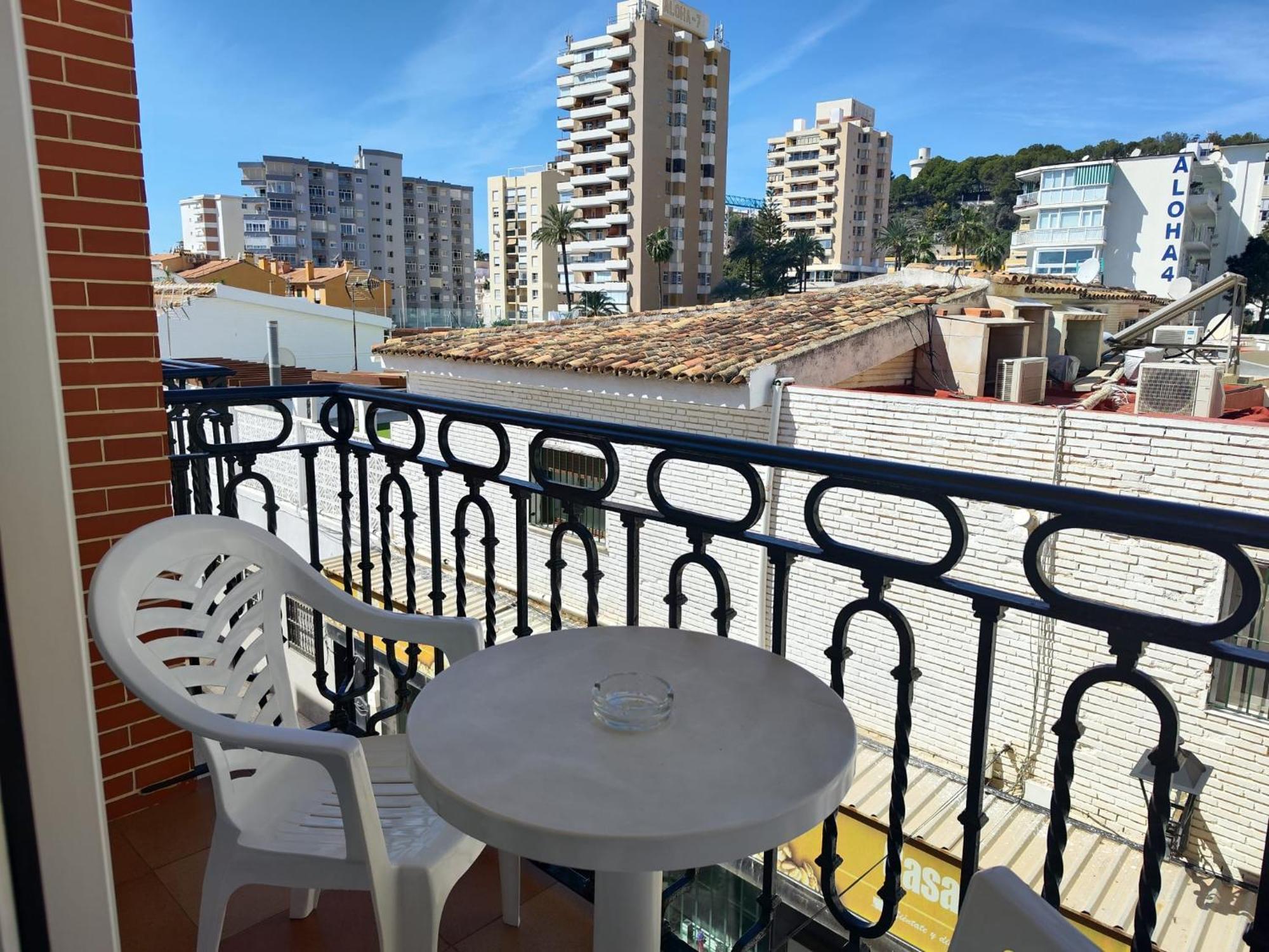 Apartamentos Leonor Carihuela Τορρεμολίνος Εξωτερικό φωτογραφία