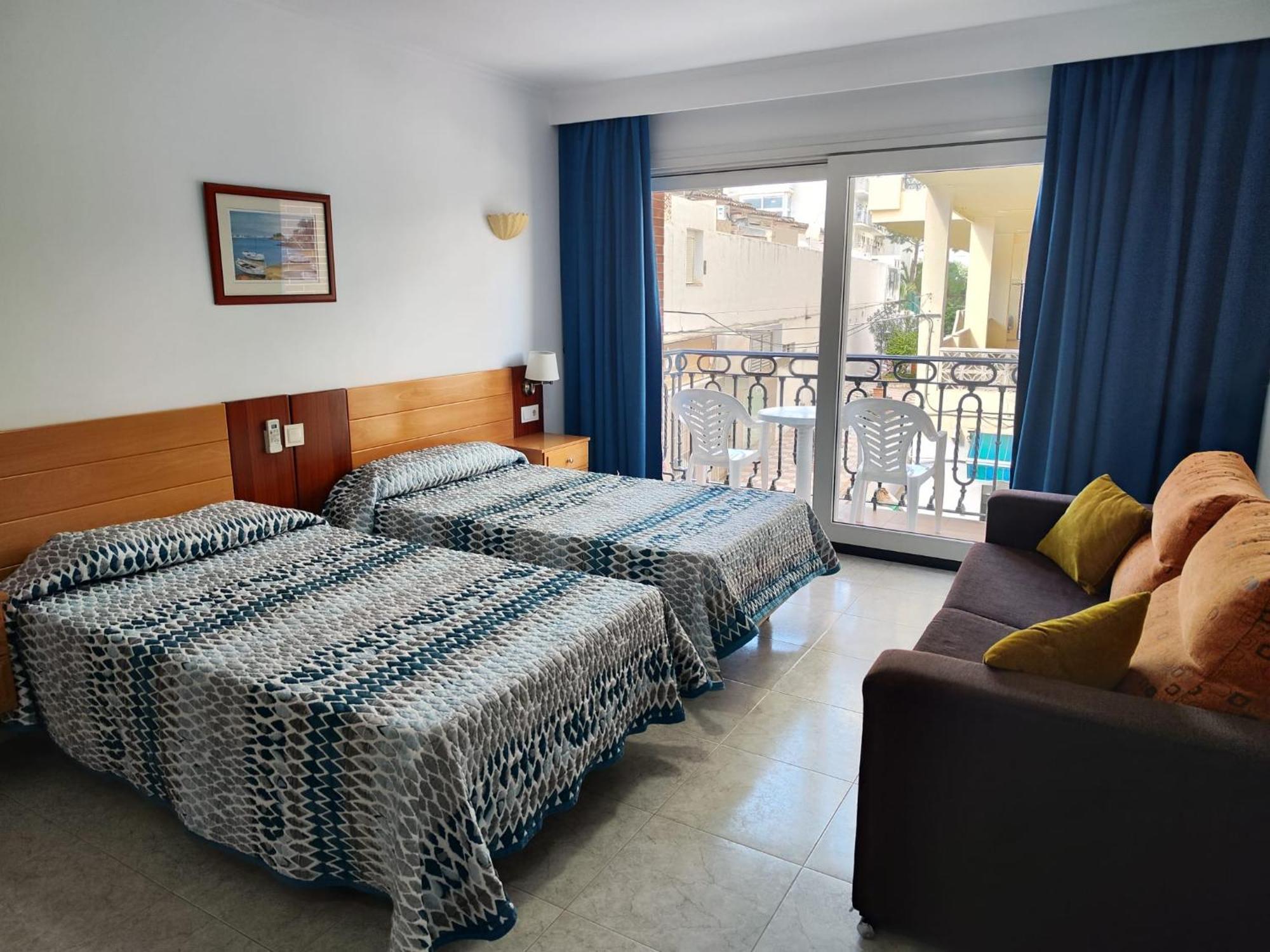 Apartamentos Leonor Carihuela Τορρεμολίνος Εξωτερικό φωτογραφία