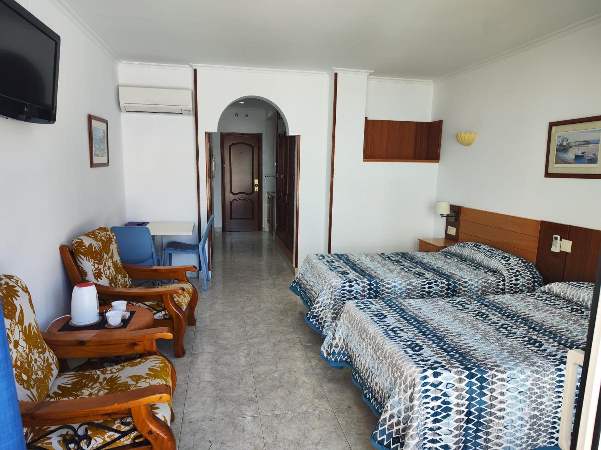 Apartamentos Leonor Carihuela Τορρεμολίνος Εξωτερικό φωτογραφία