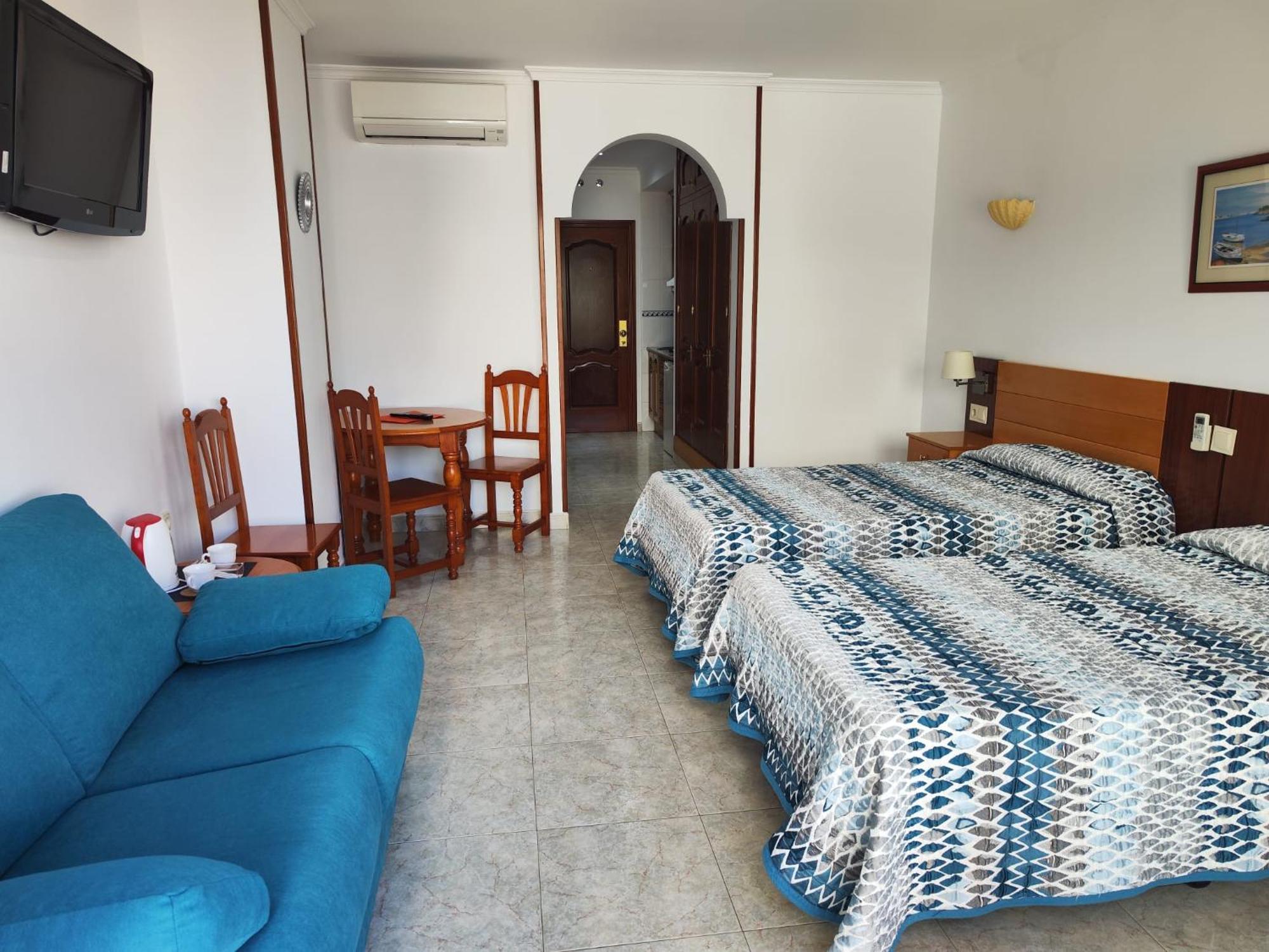 Apartamentos Leonor Carihuela Τορρεμολίνος Εξωτερικό φωτογραφία