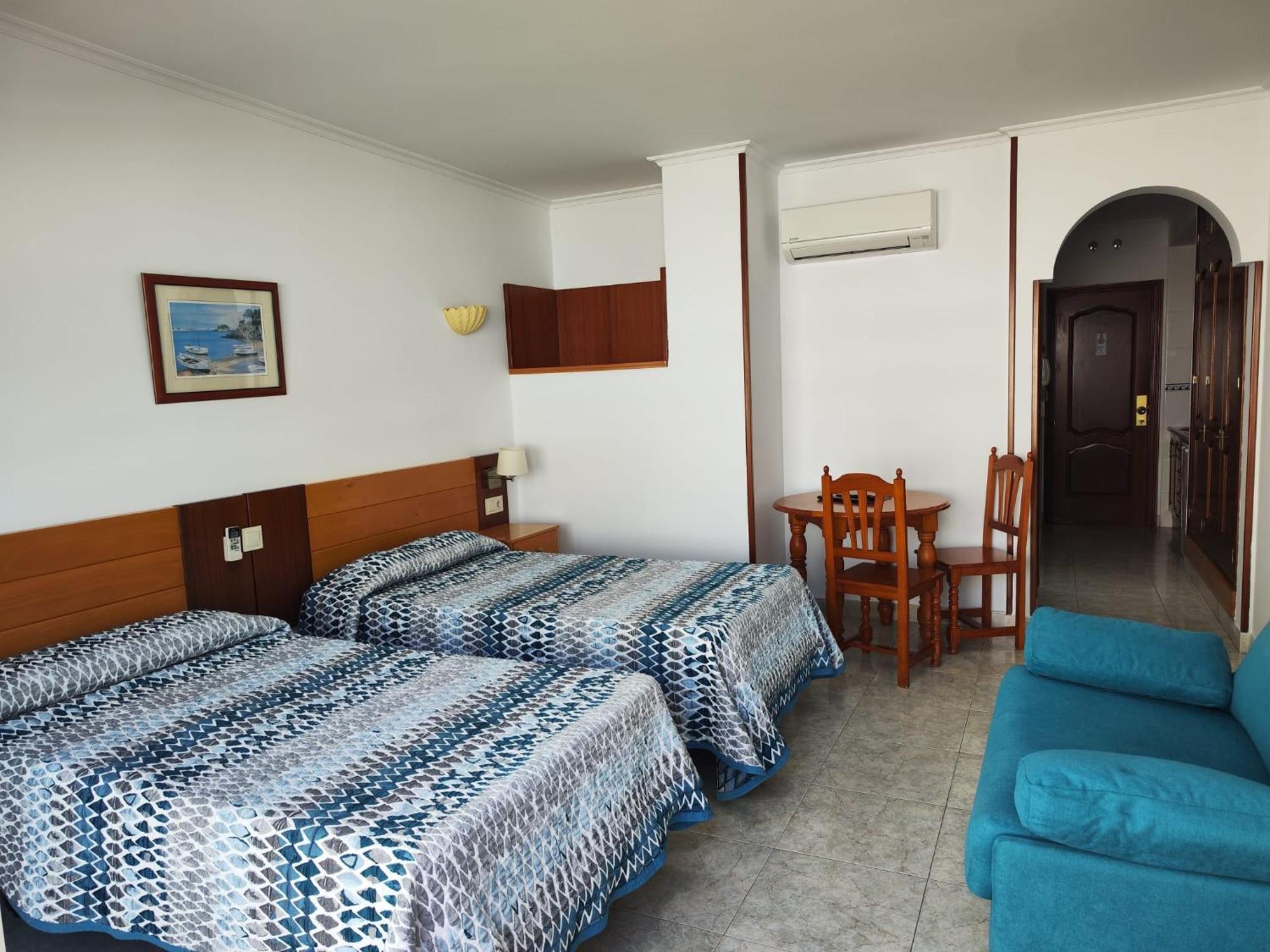 Apartamentos Leonor Carihuela Τορρεμολίνος Εξωτερικό φωτογραφία