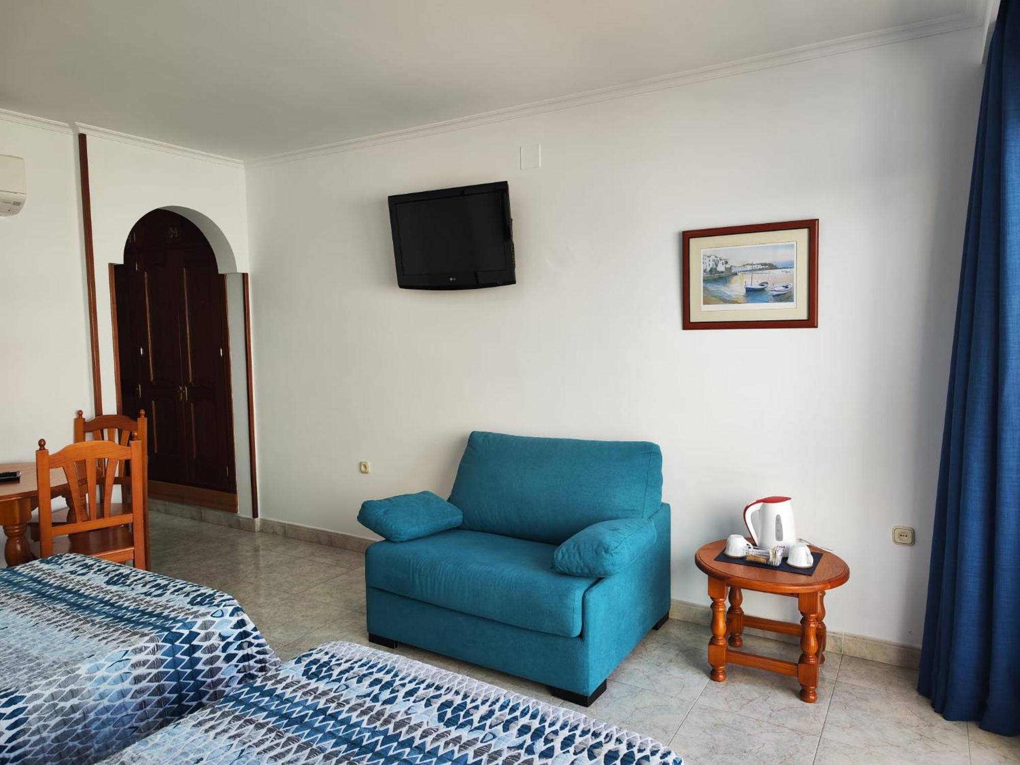 Apartamentos Leonor Carihuela Τορρεμολίνος Δωμάτιο φωτογραφία