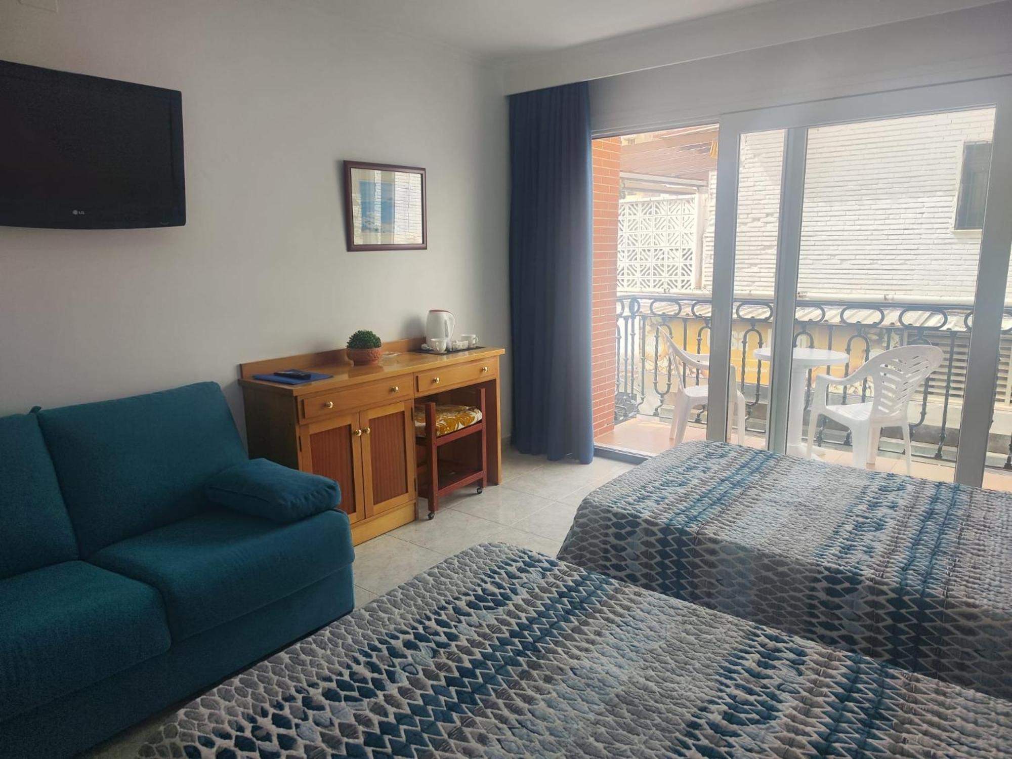 Apartamentos Leonor Carihuela Τορρεμολίνος Δωμάτιο φωτογραφία
