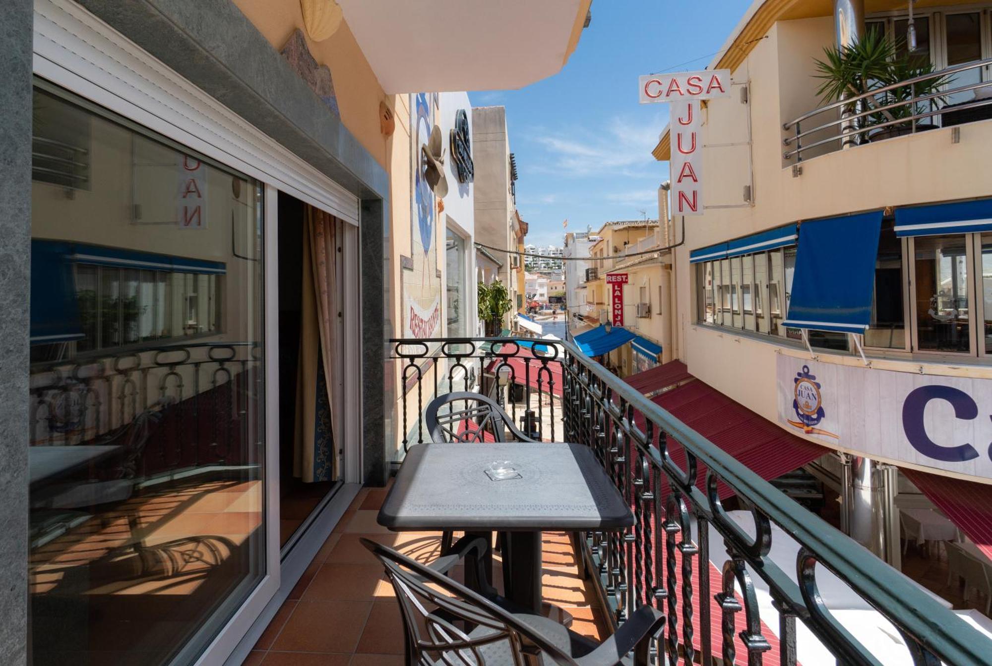 Apartamentos Leonor Carihuela Τορρεμολίνος Δωμάτιο φωτογραφία